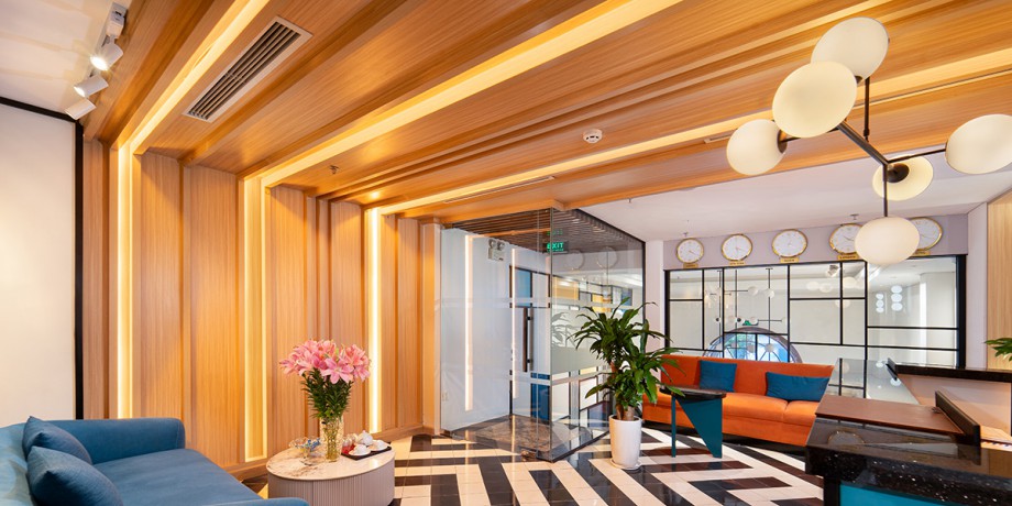 Lobby (2).jpg